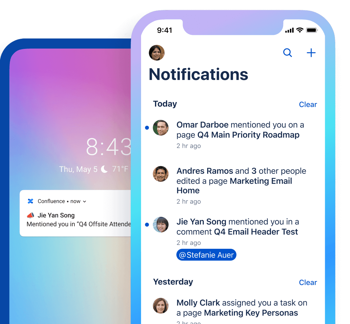 Écran de notification de l'app mobile Confluence affichant des mises à jour et des commentaires laissés par une équipe sur plusieurs pages